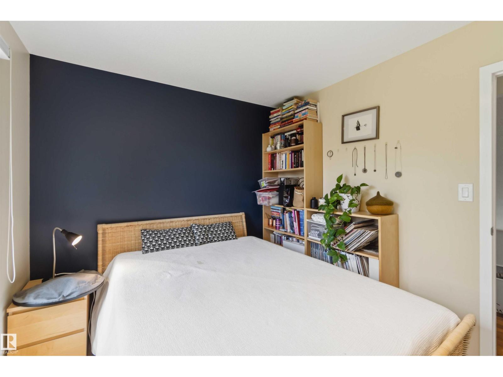1832 104A ST NW - 29