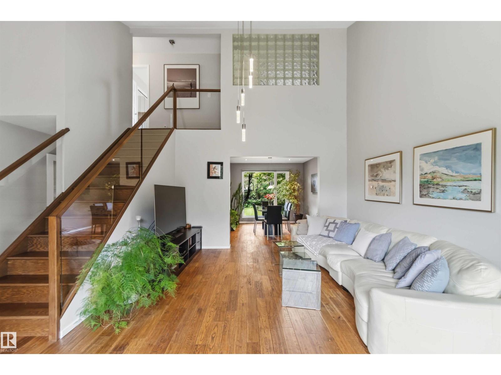 1832 104A ST NW - 3