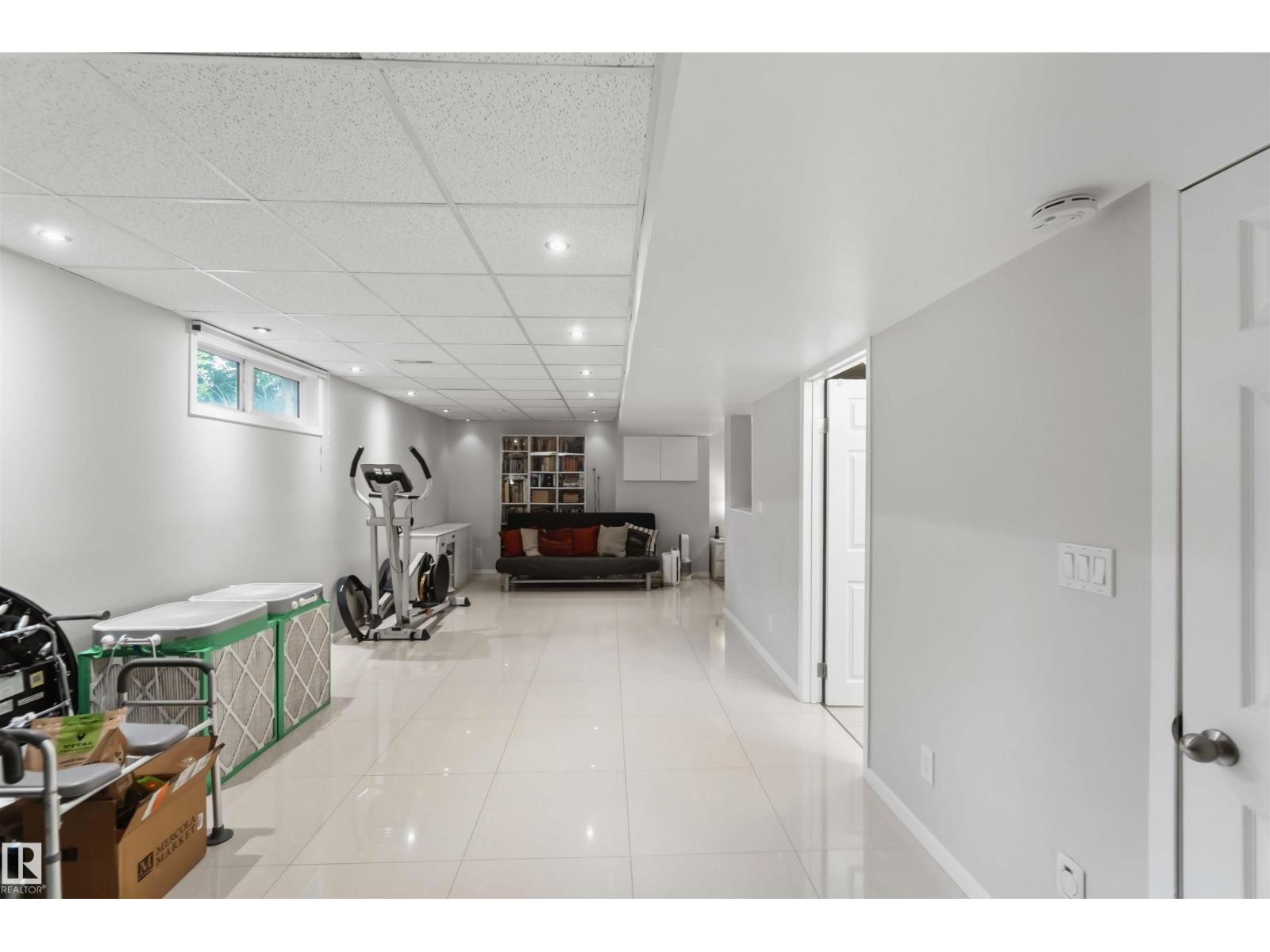 1832 104A ST NW - 40
