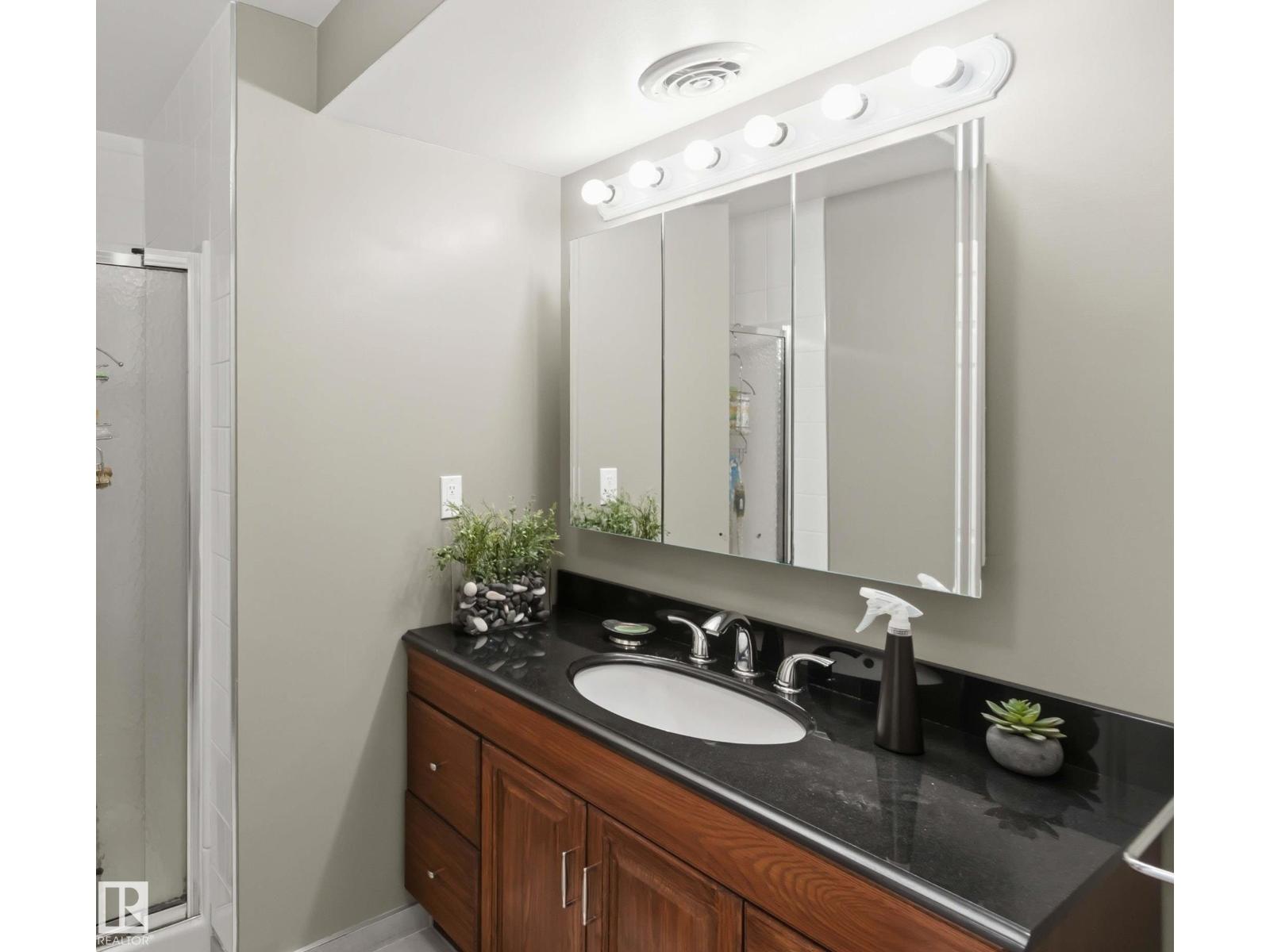 1832 104A ST NW - 41
