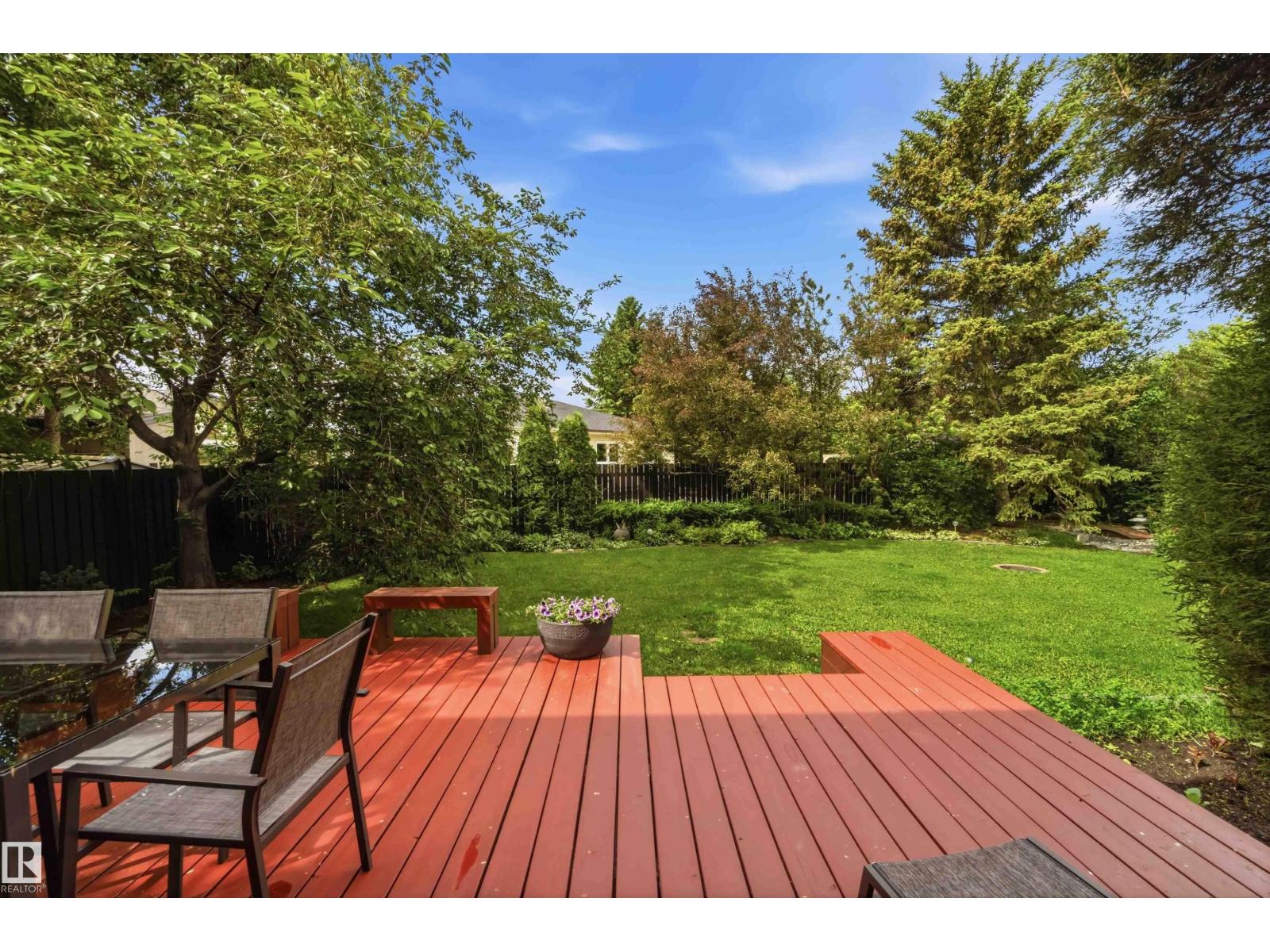 1832 104A ST NW - 43