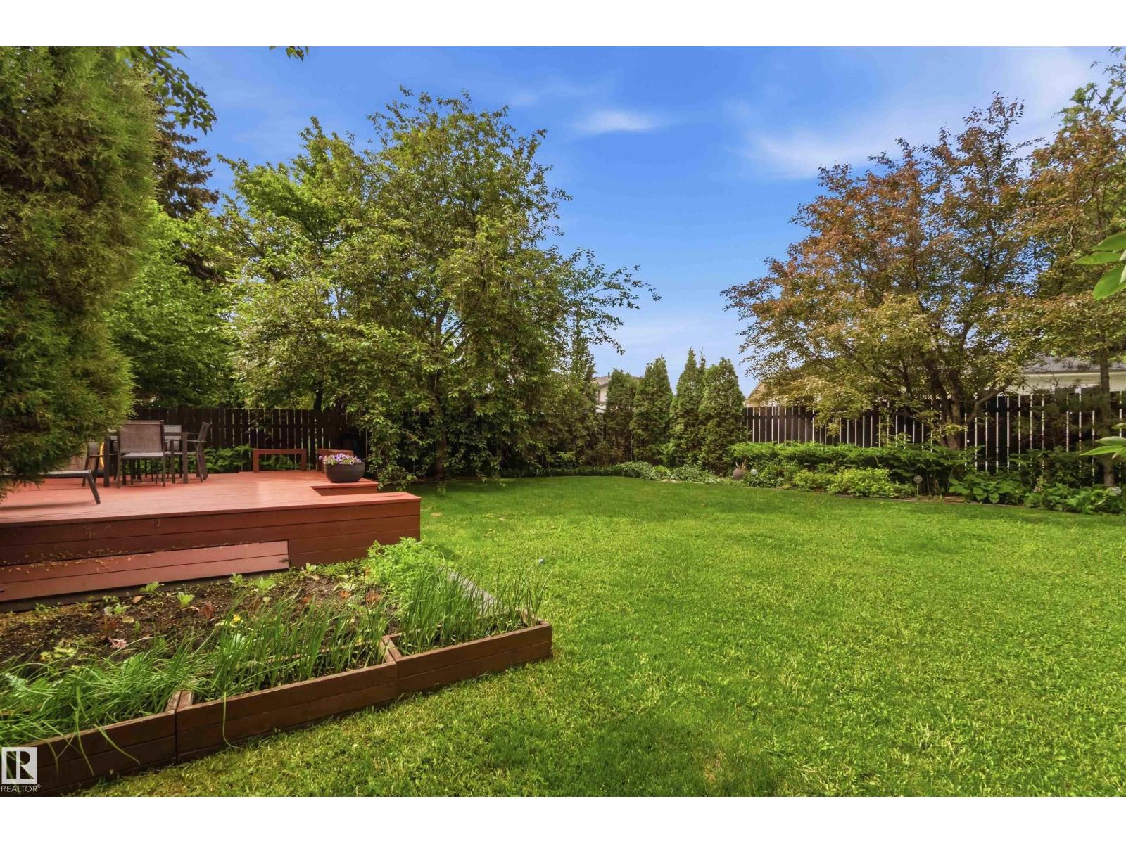 1832 104A ST NW - 47