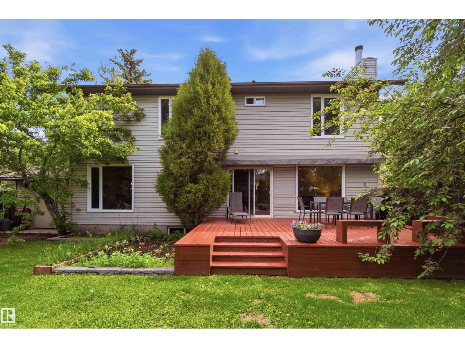1832 104A ST NW - 49