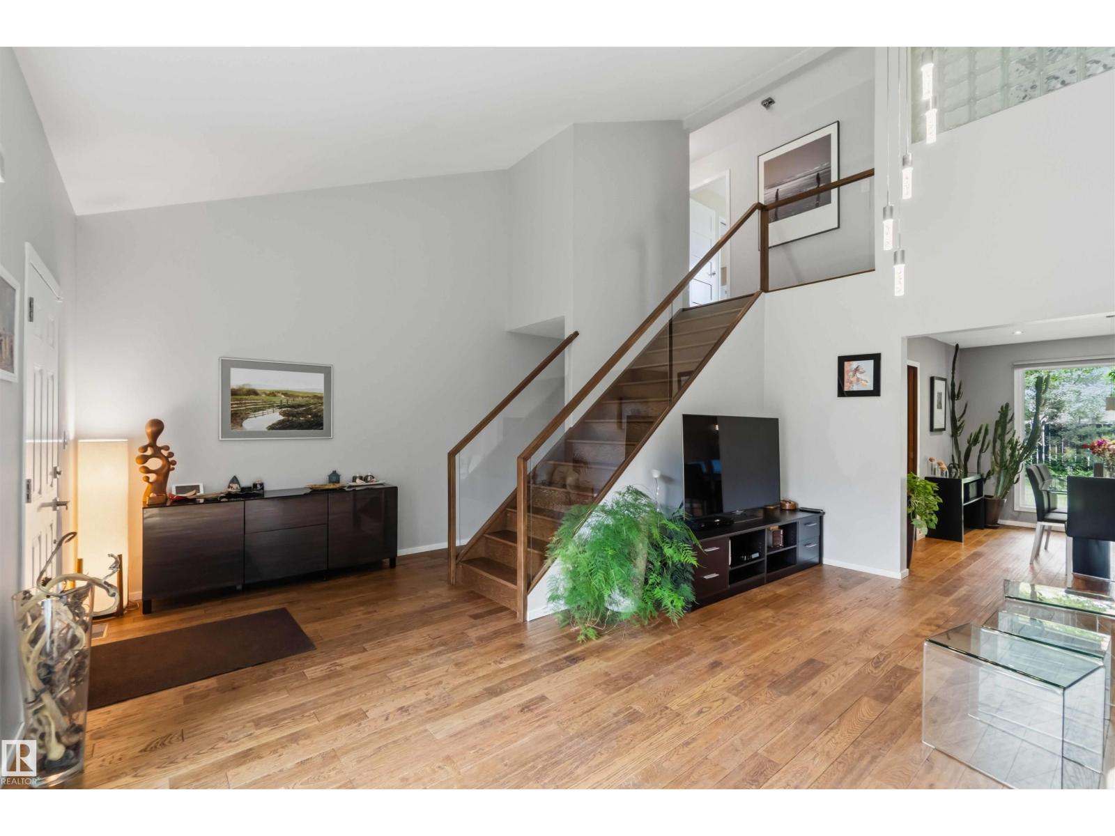1832 104A ST NW - 8