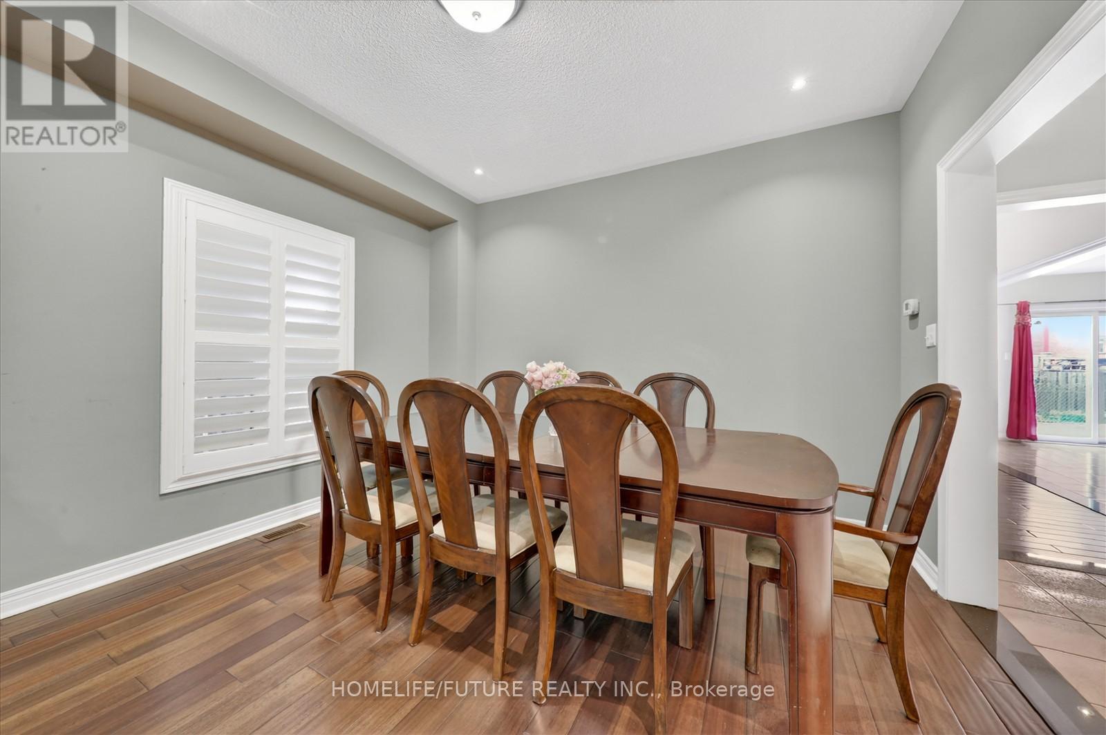 18 ANN LOUISE CRESCENT - 11