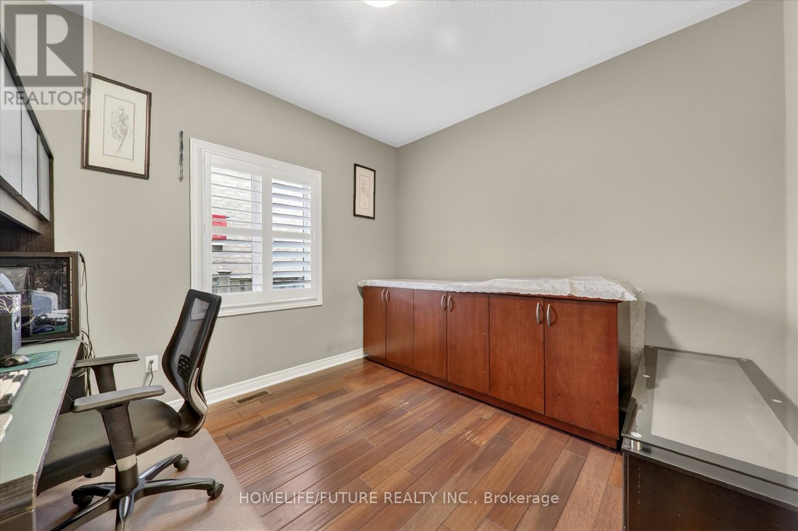 18 ANN LOUISE CRESCENT - 12