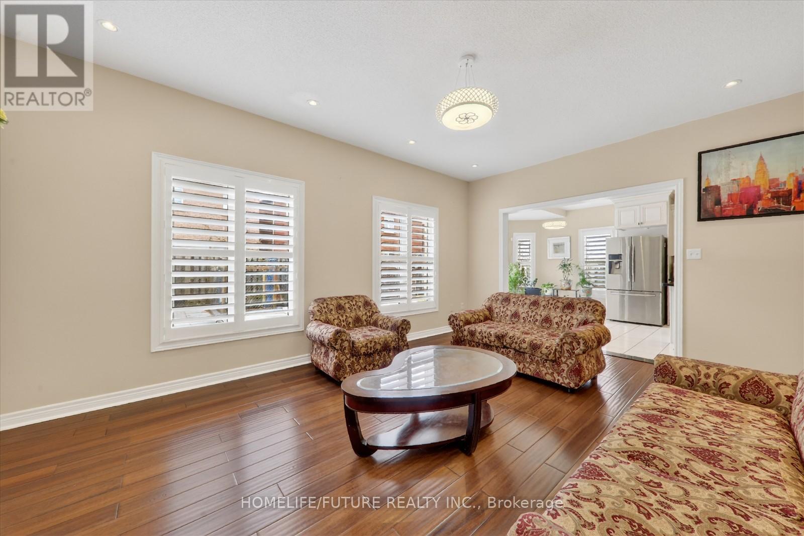 18 ANN LOUISE CRESCENT - 14