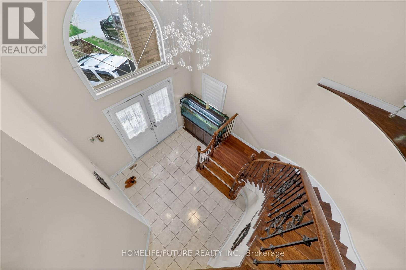 18 ANN LOUISE CRESCENT - 22