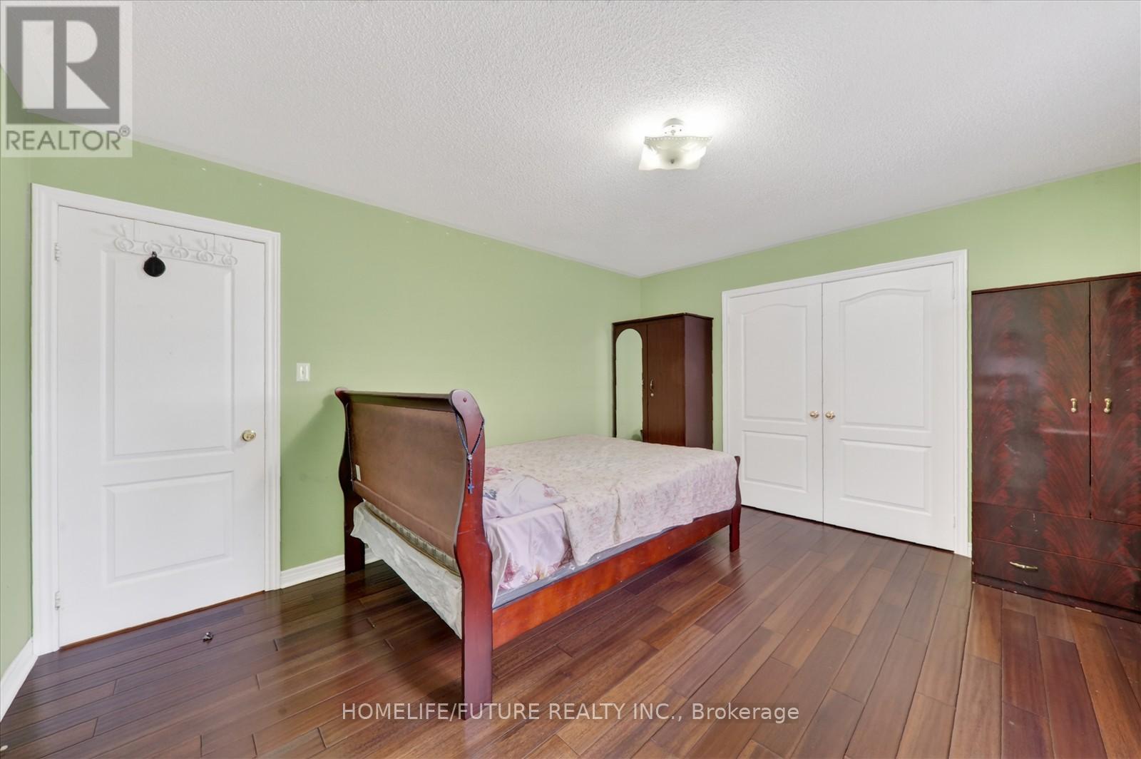 18 ANN LOUISE CRESCENT - 25