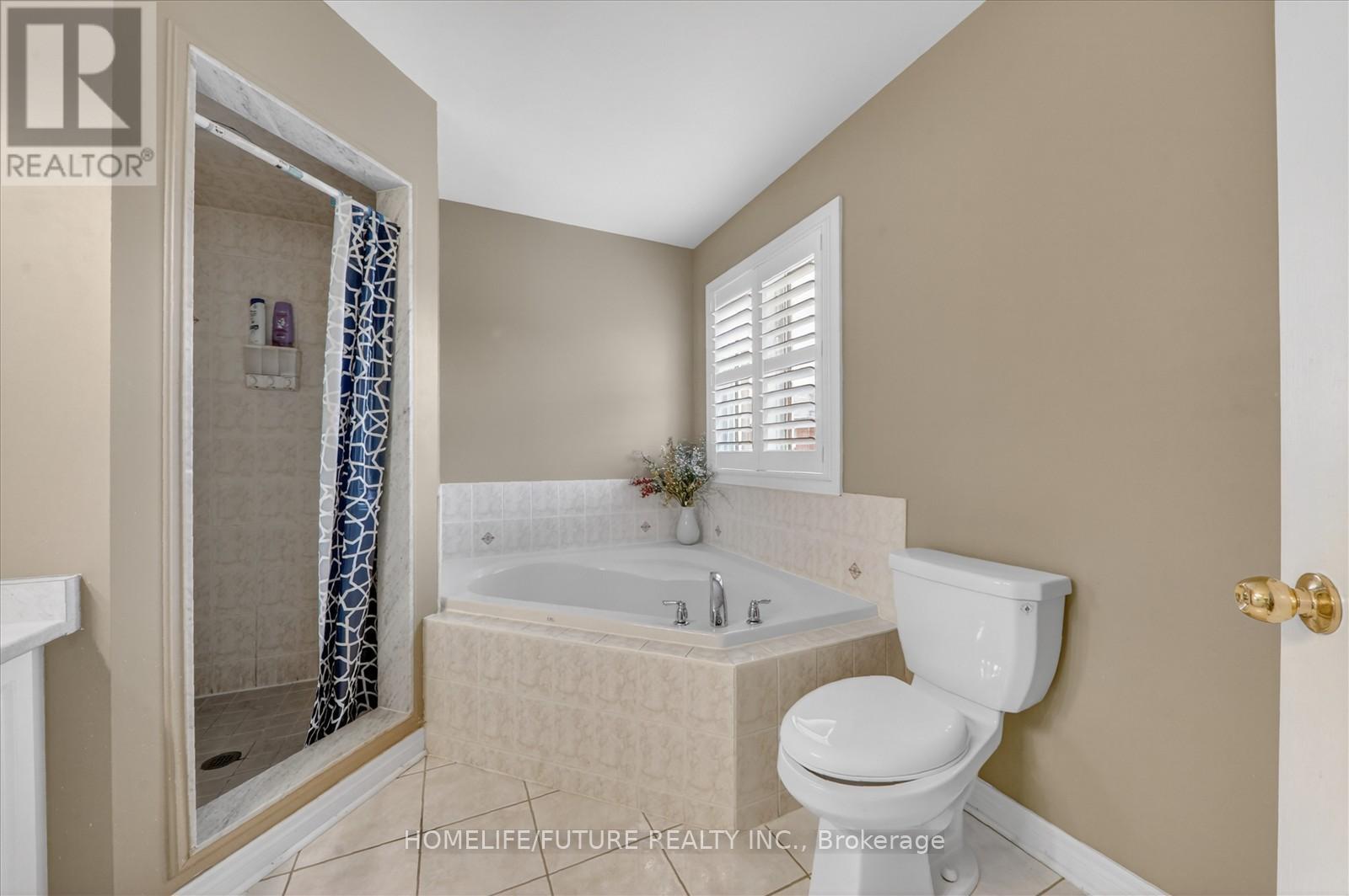 18 ANN LOUISE CRESCENT - 34