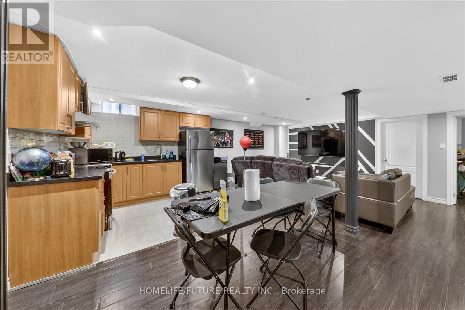 18 ANN LOUISE CRESCENT - 36