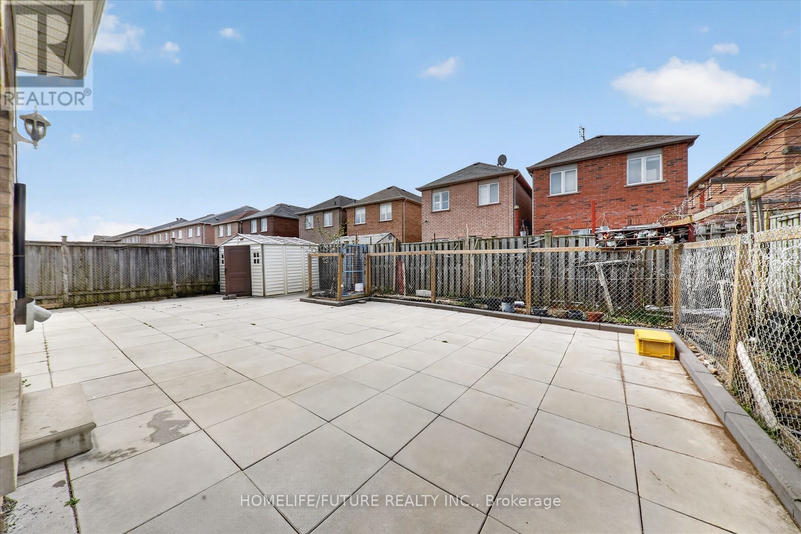 18 ANN LOUISE CRESCENT - 44