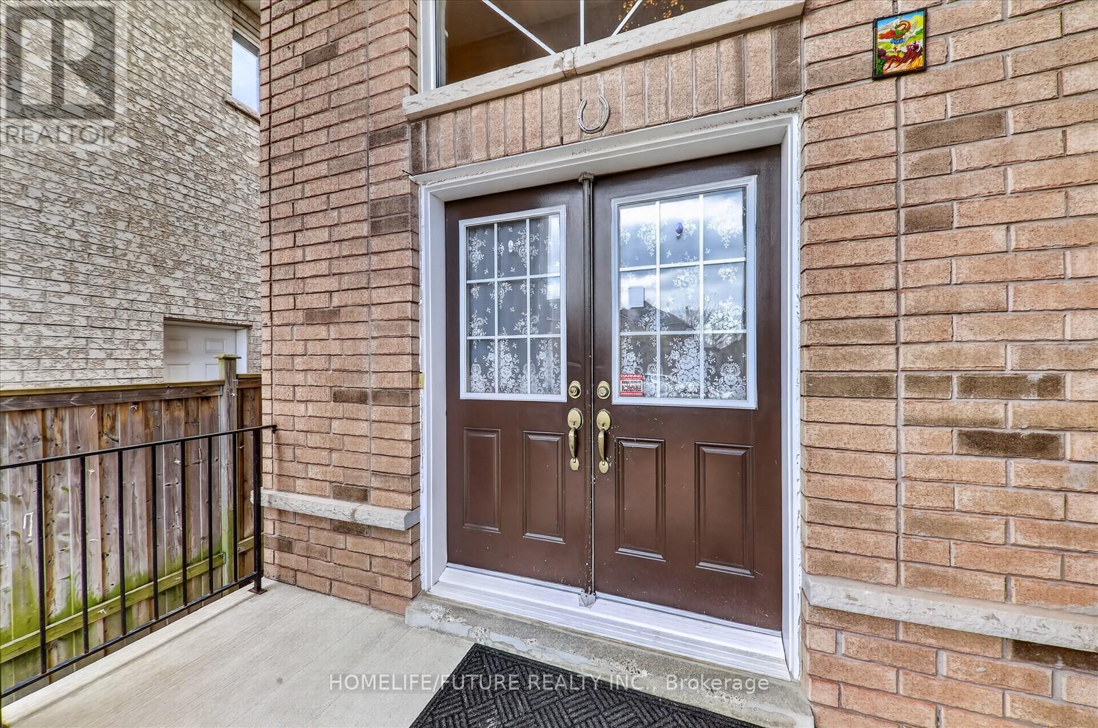 18 ANN LOUISE CRESCENT - 6