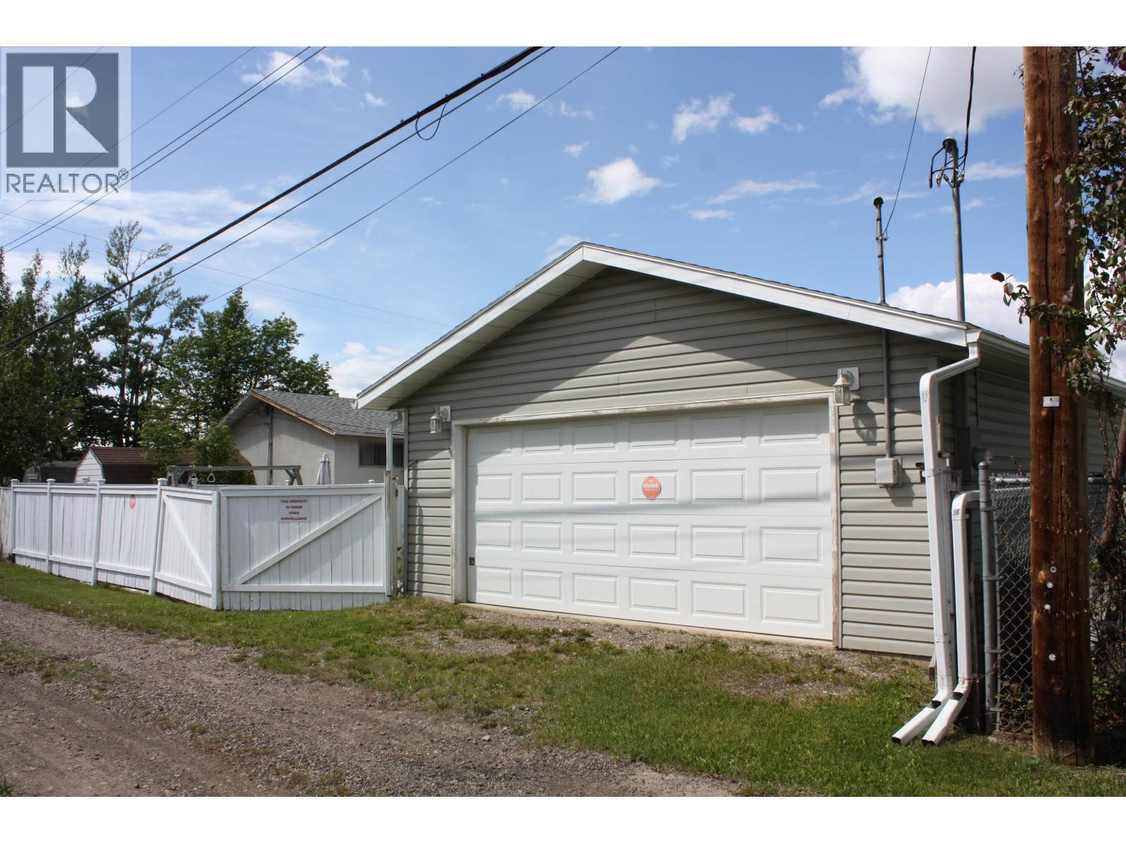 9719 105 AVENUE - Image 2