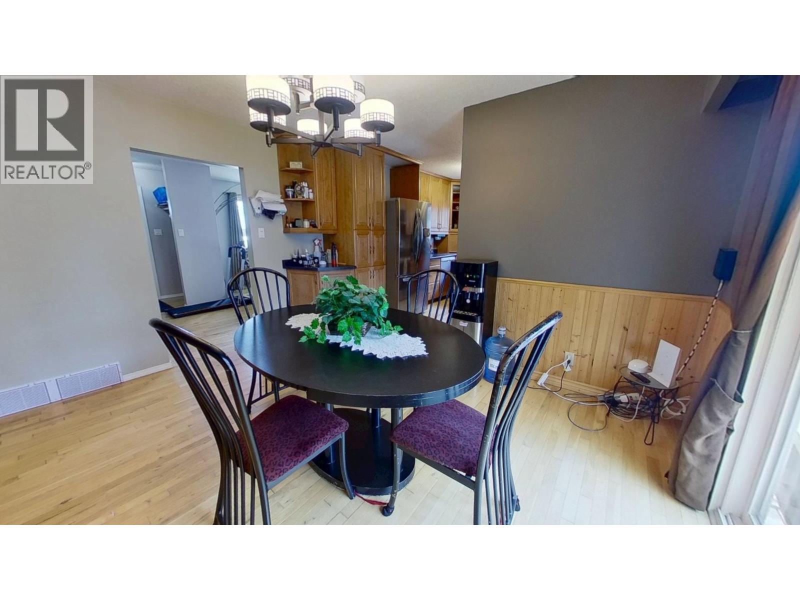 9719 105 AVENUE - 9