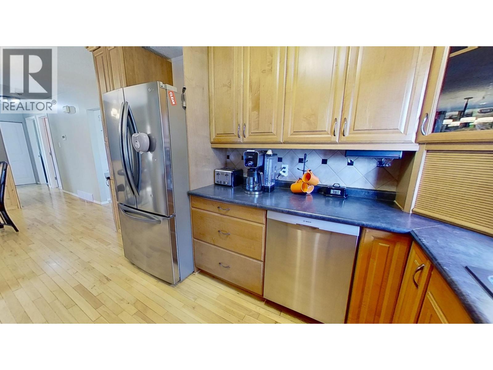 9719 105 AVENUE - 6