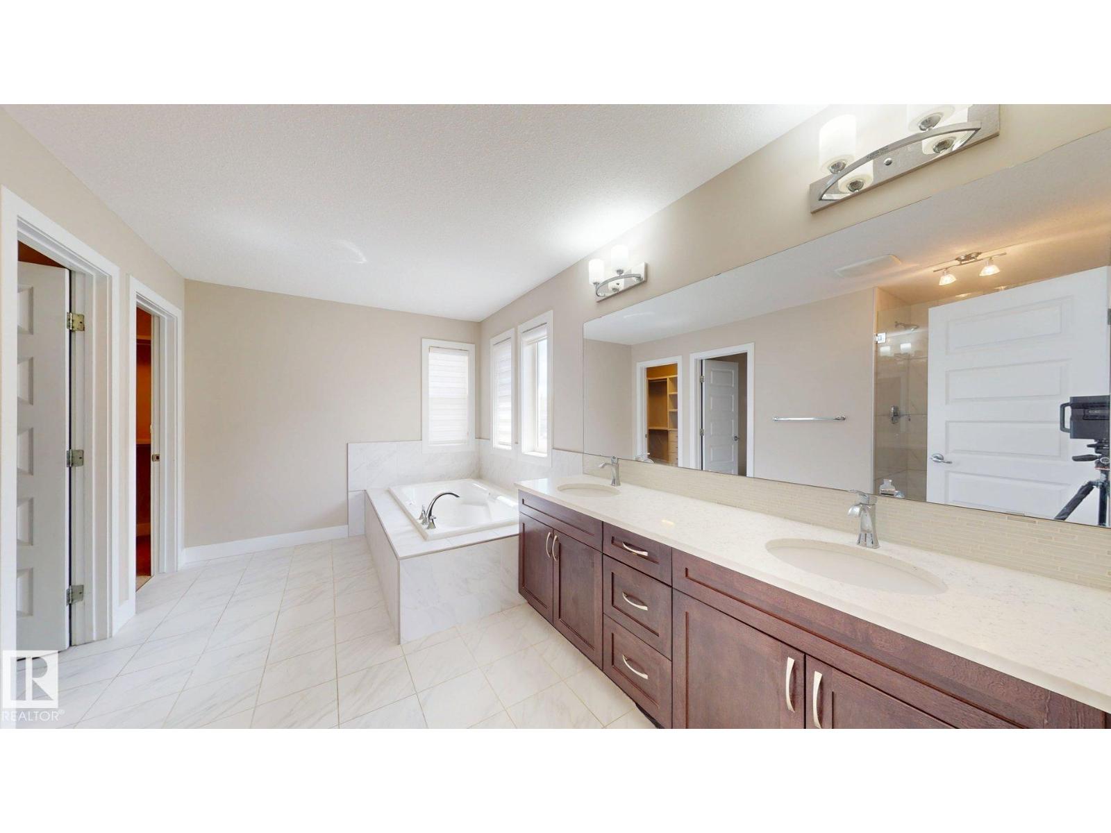 4016 8 ST NW - 31