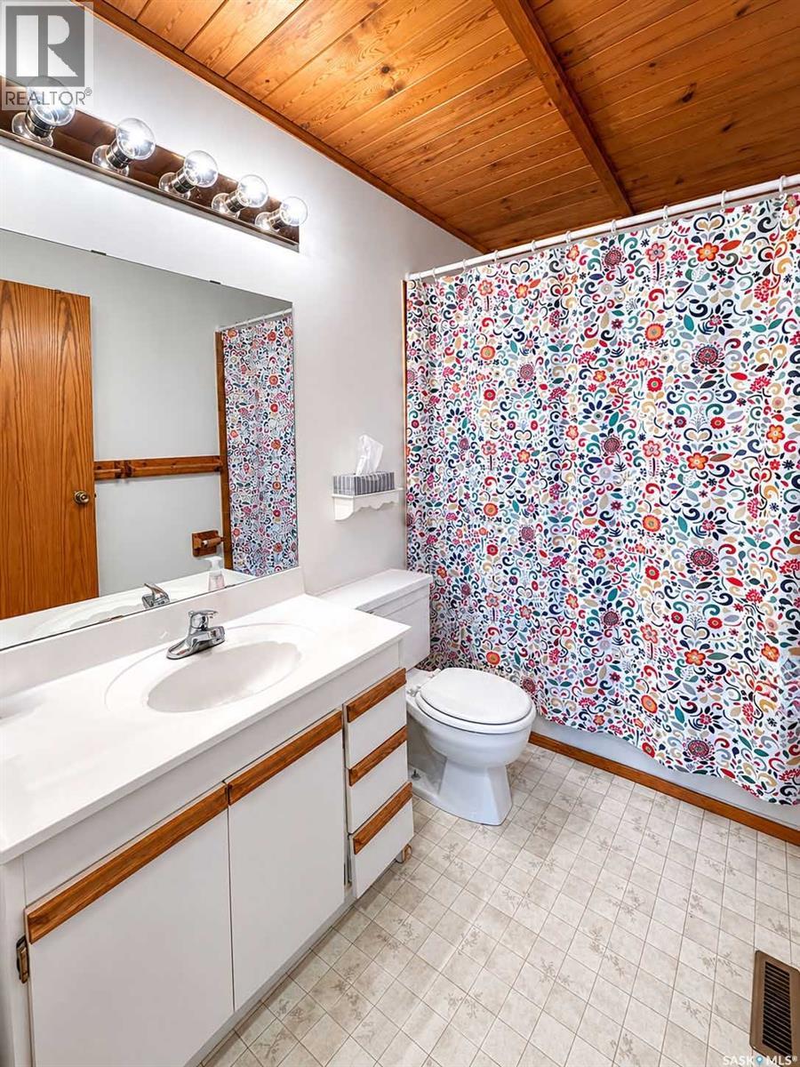 333 Ambrose AVENUE — photo 17