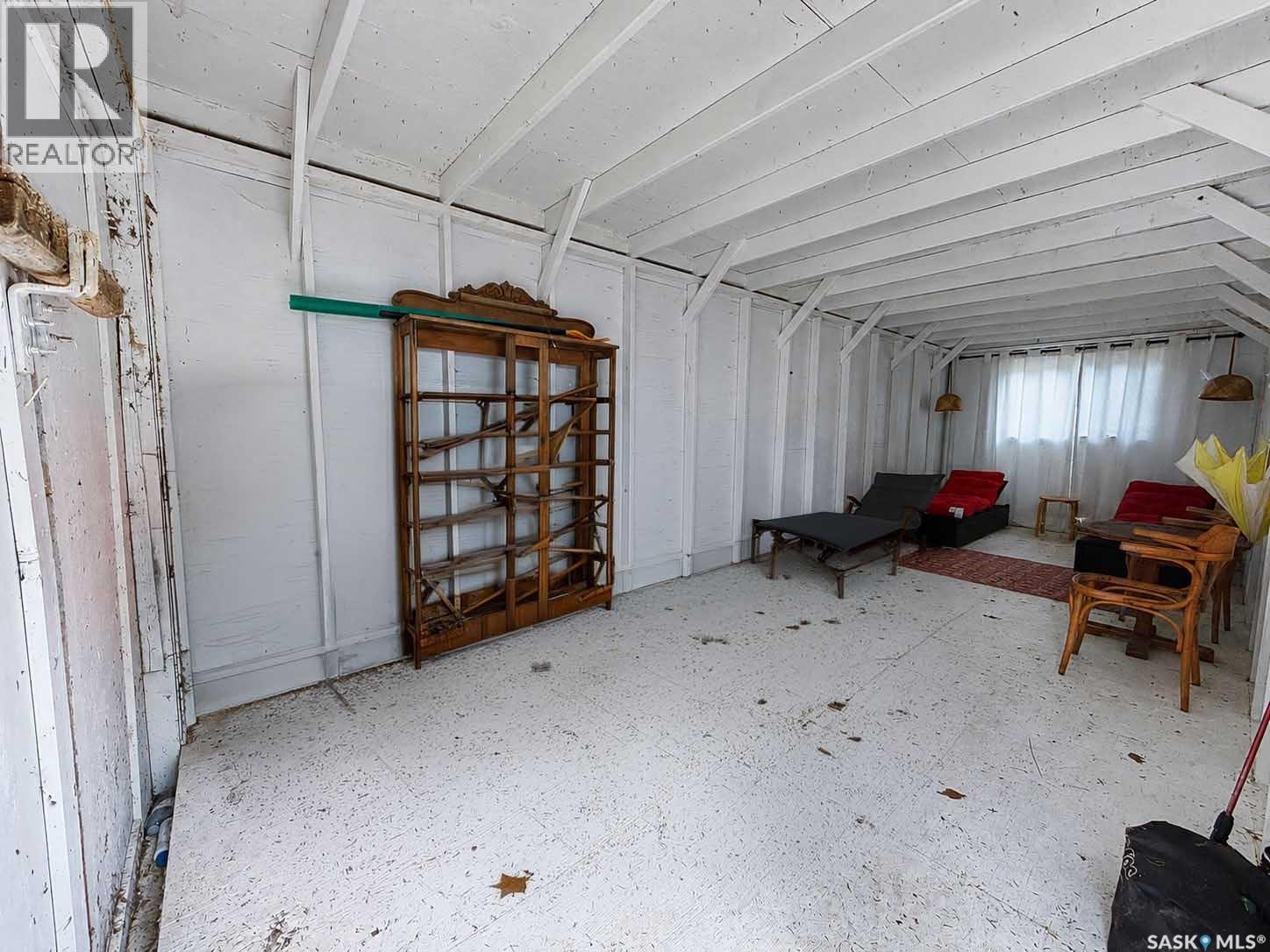 333 Ambrose AVENUE — photo 37