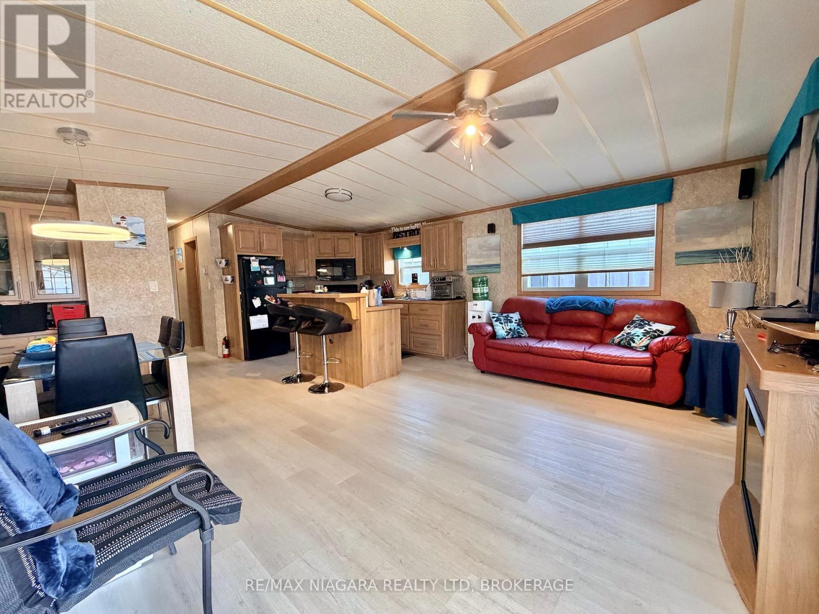 7 HICKORY LANE - 3