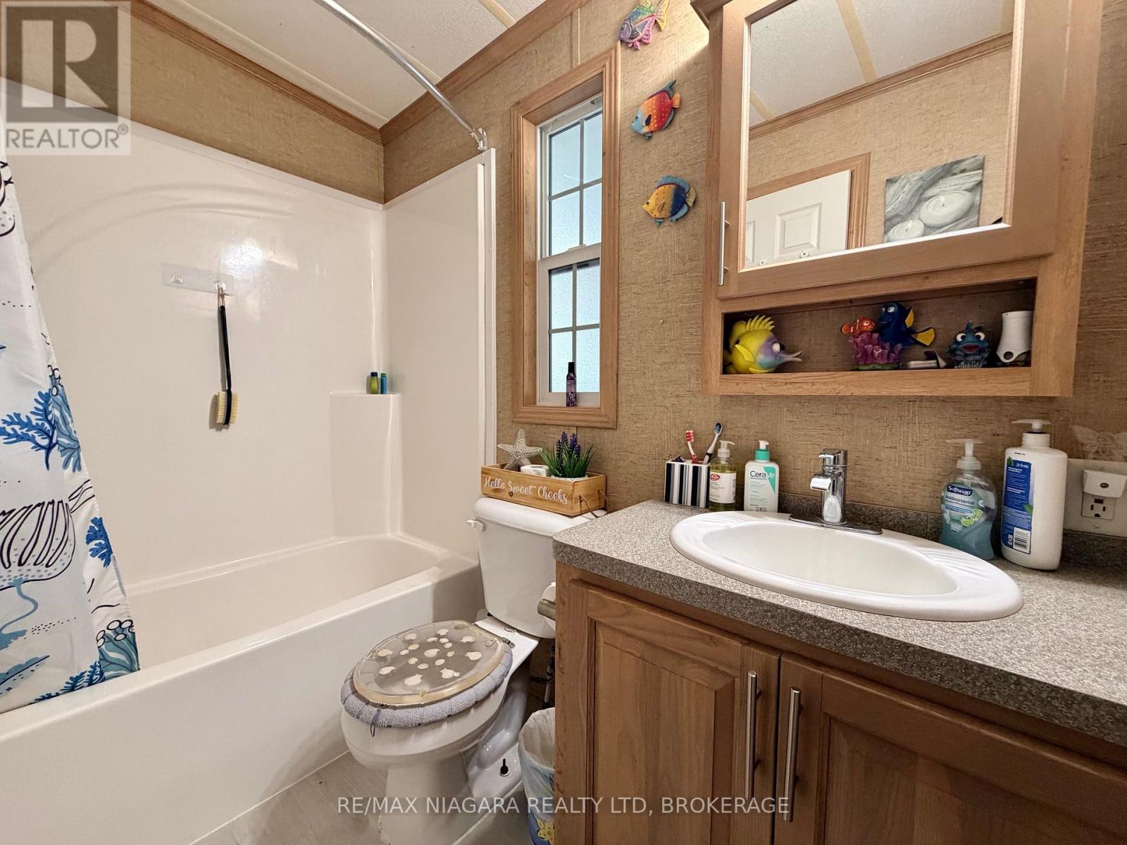 7 HICKORY LANE - 8