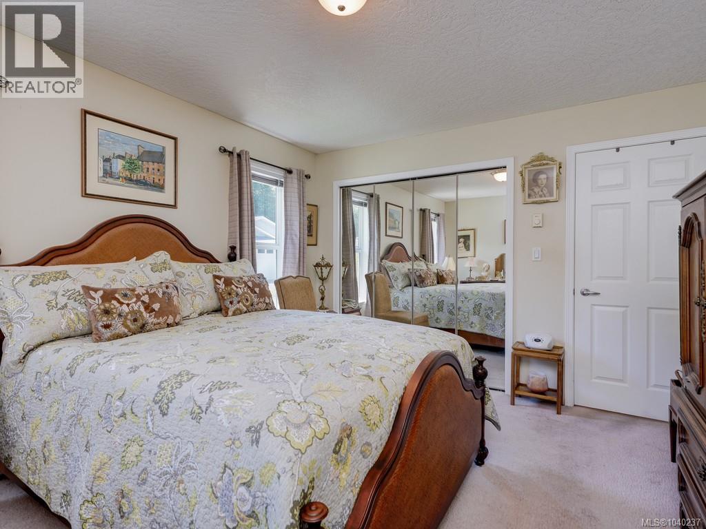 100 7570 Tetayut Road, Central Saanich