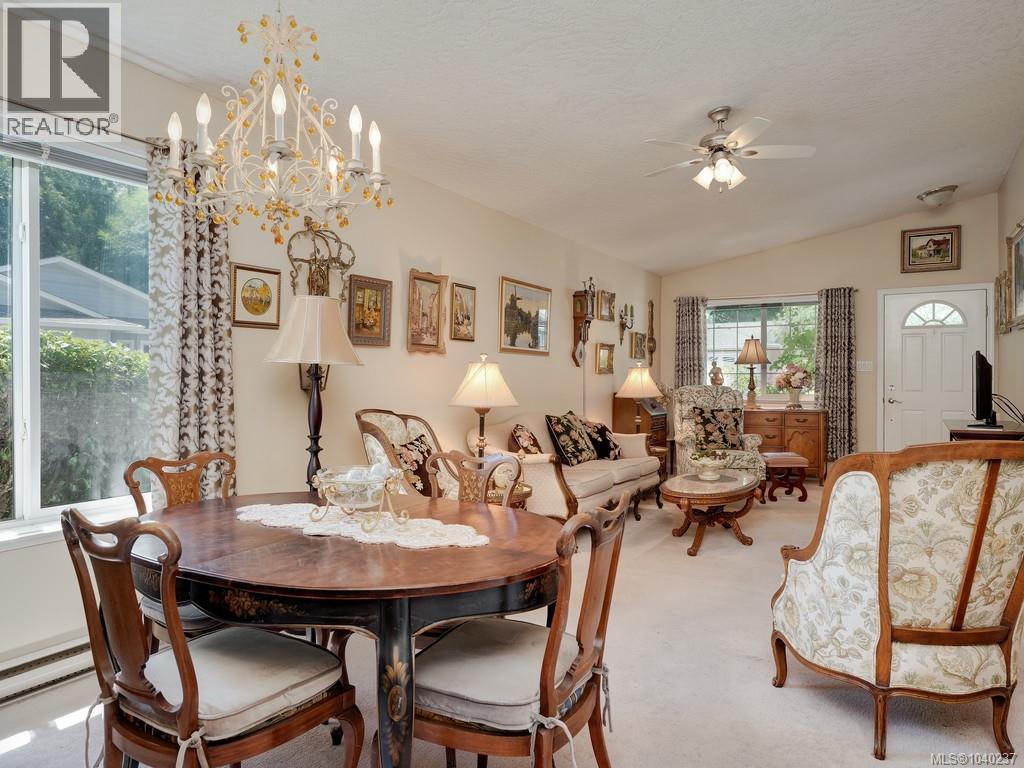 100 7570 Tetayut Road, Central Saanich