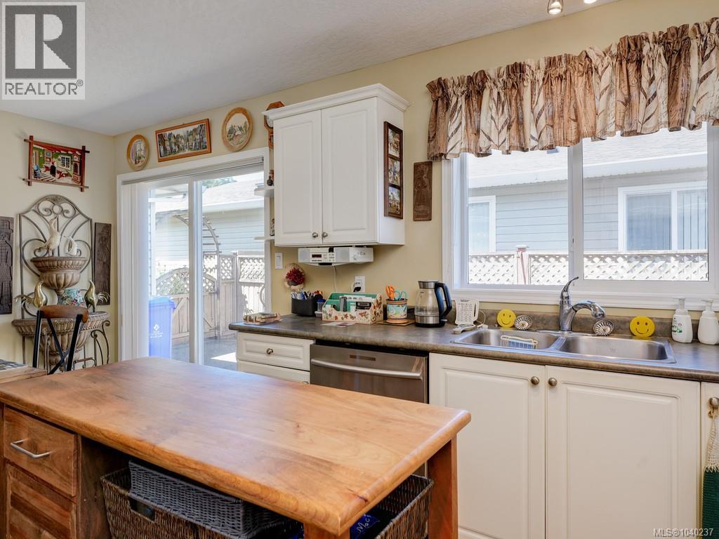 #100 7570 Tetayut Rd - 7