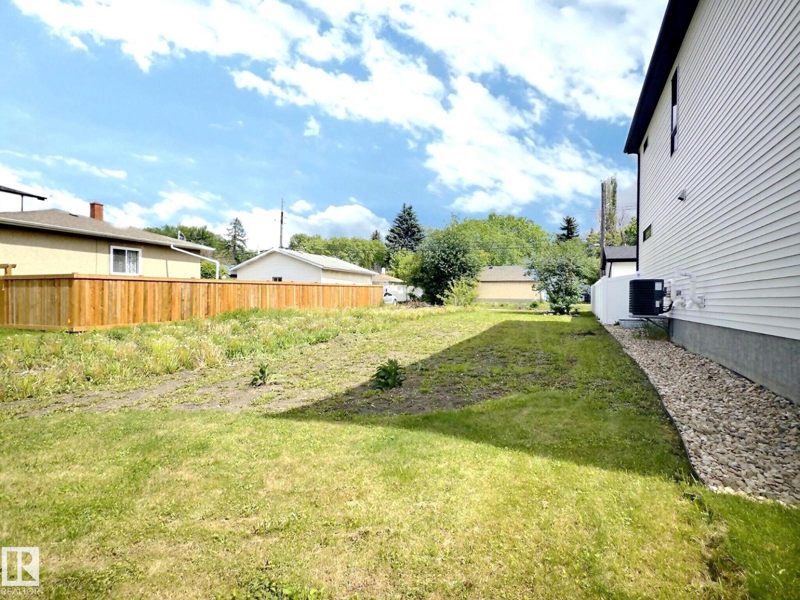 9551 85 ST NW - photo 3