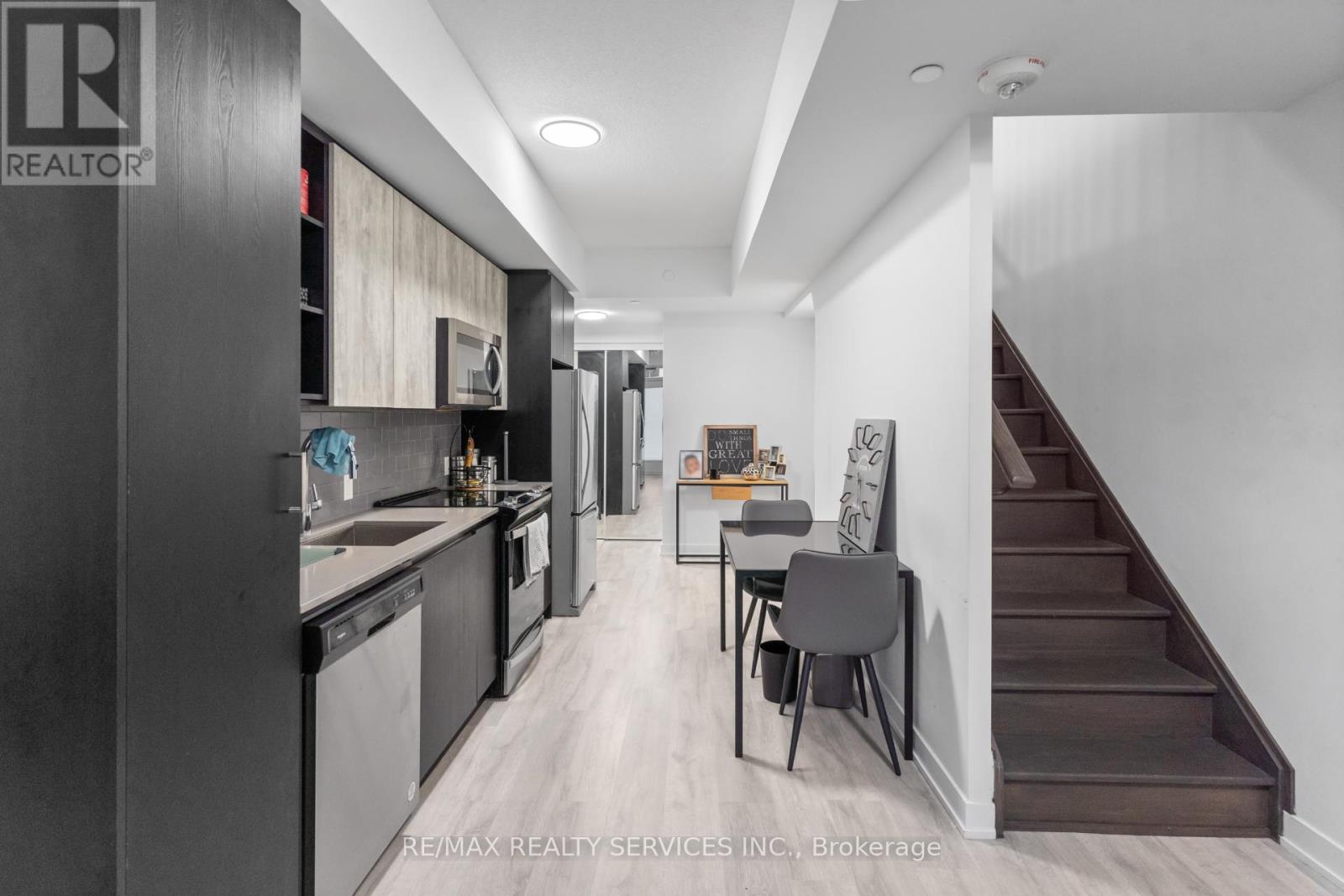 #115 251 MANITOBA STREET - 10