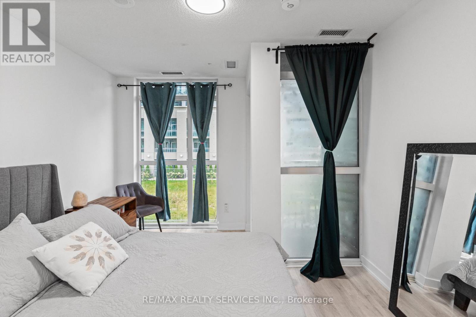 #115 251 MANITOBA STREET - 15
