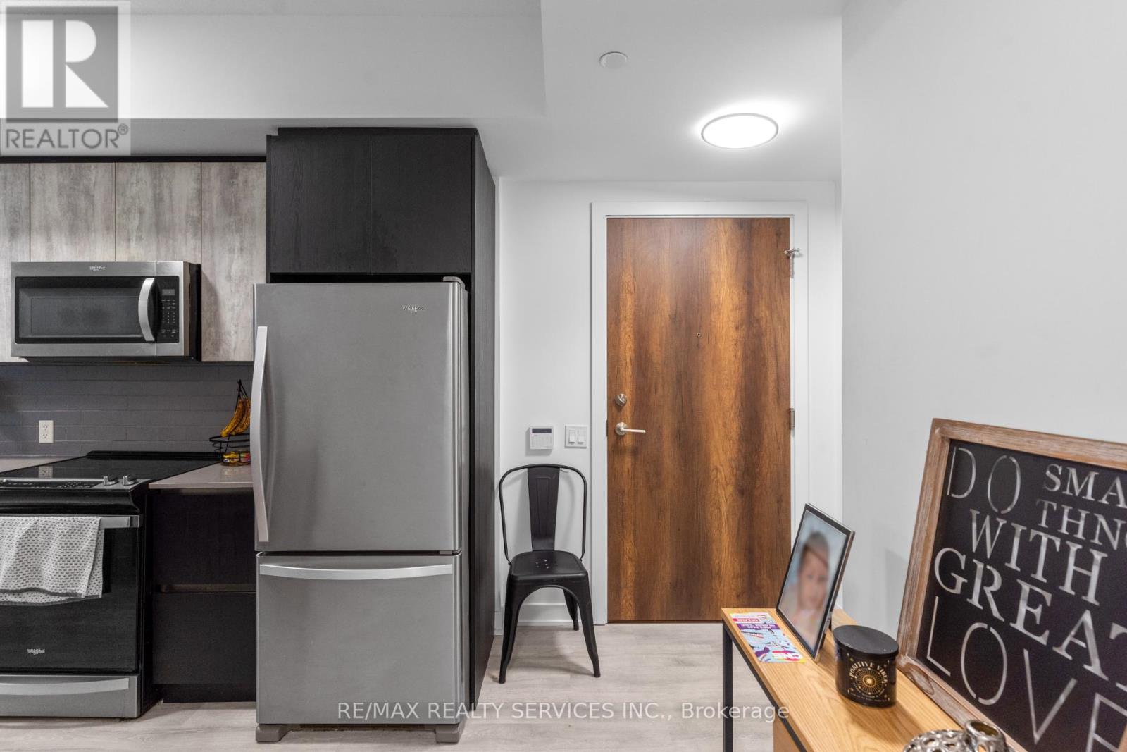 #115 251 MANITOBA STREET - 4