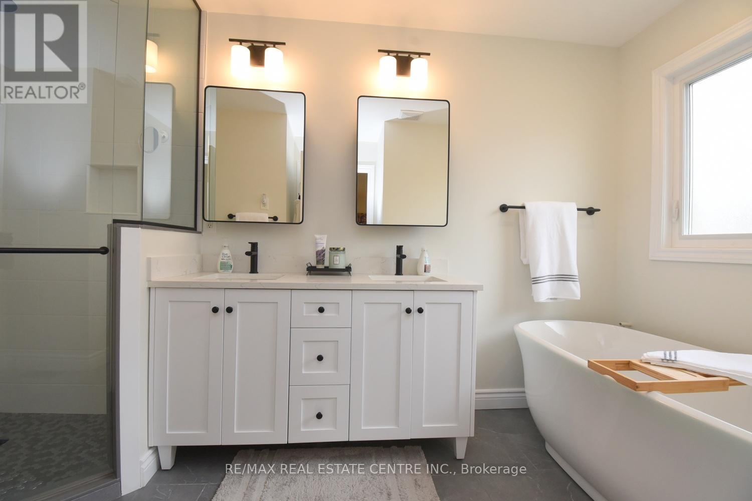 227 VALRIDGE DRIVE - 25