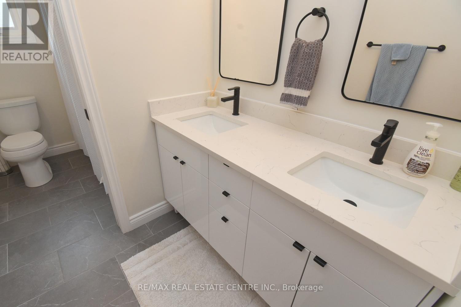227 VALRIDGE DRIVE - 31