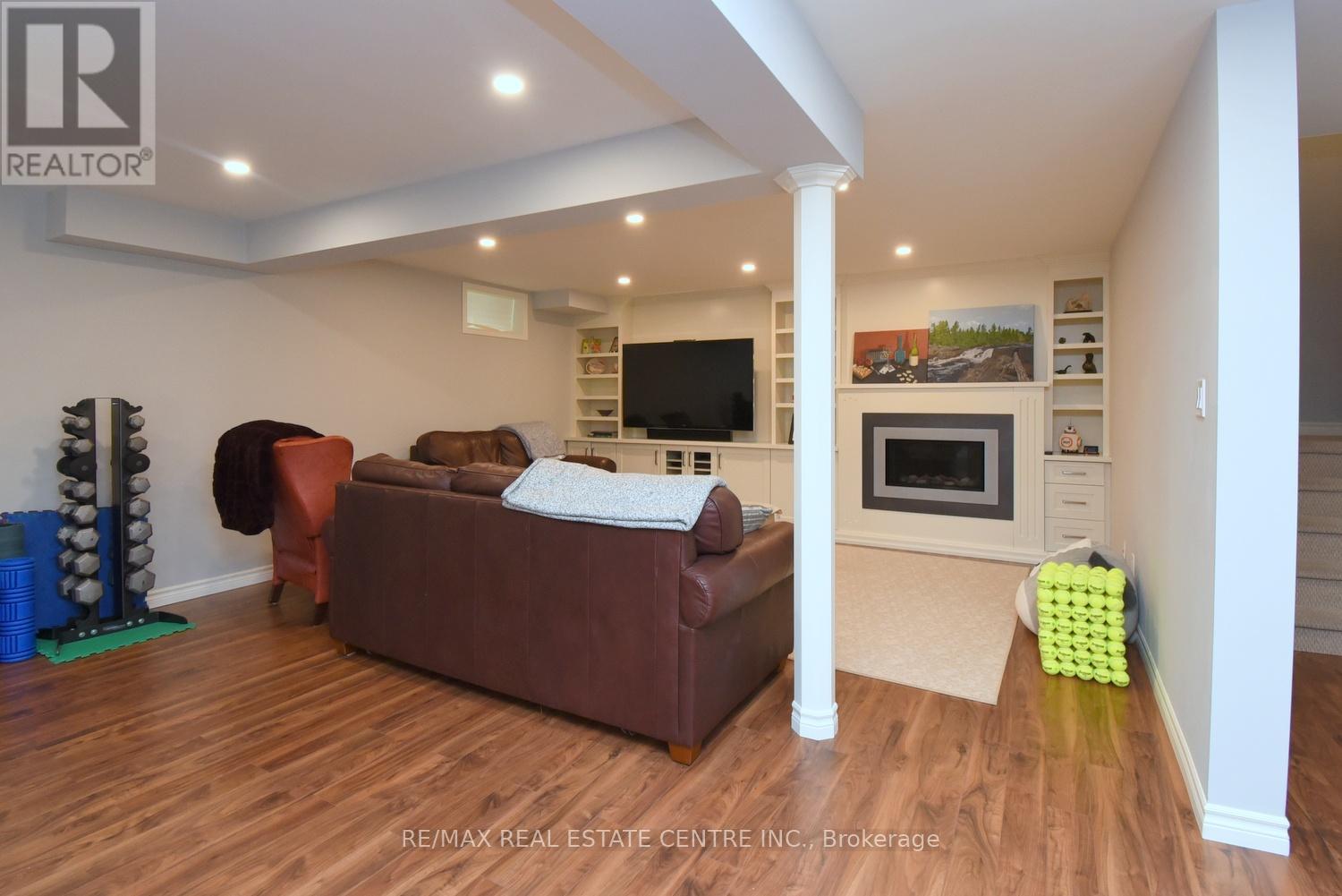 227 VALRIDGE DRIVE - 36