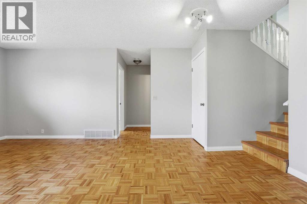 471 Berkley Crescent NW — photo 26