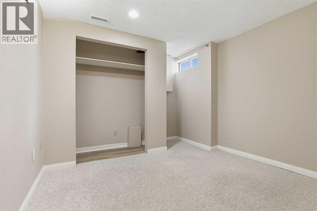 471 Berkley Crescent NW — photo 40
