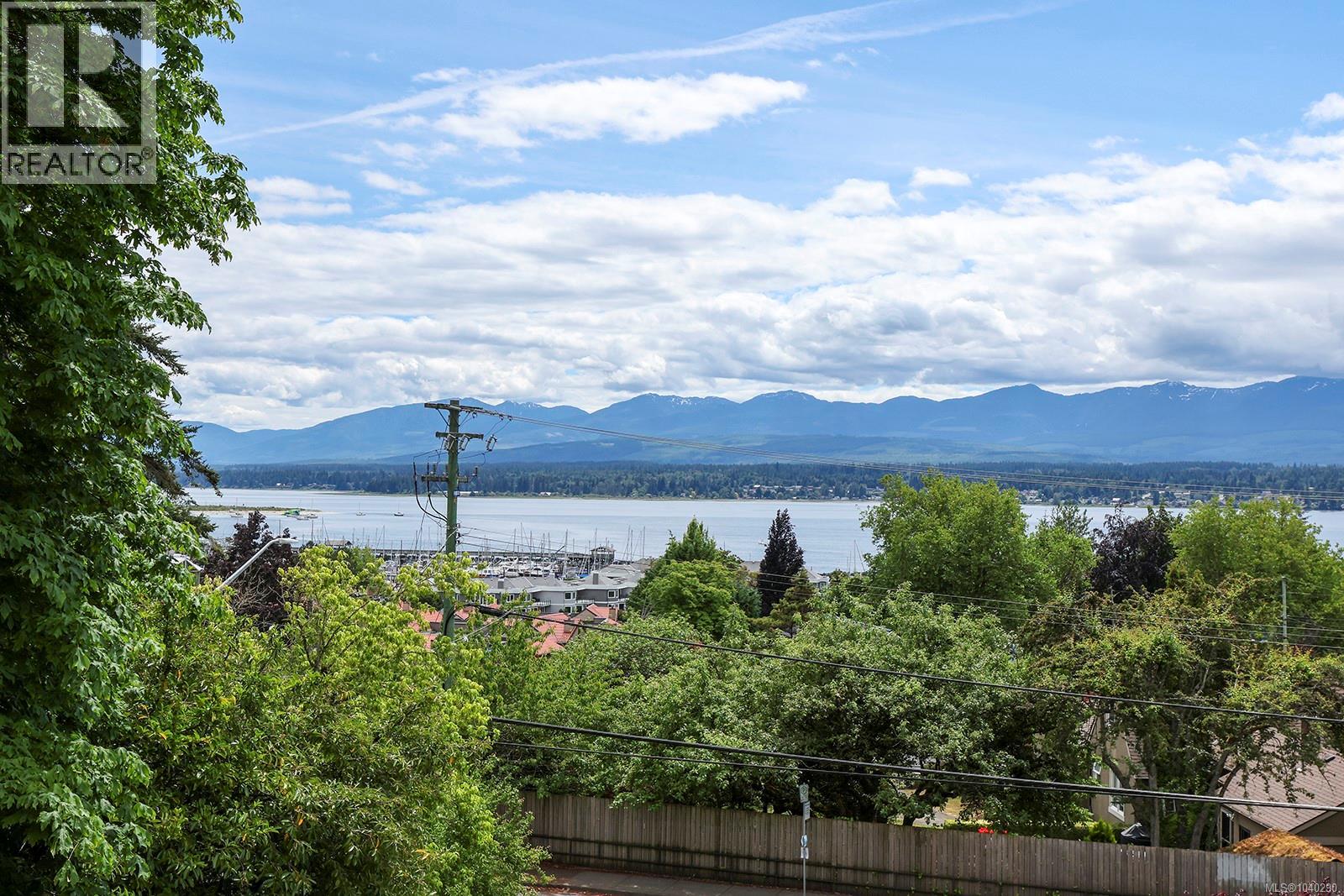 304 1860 Comox Ave, Comox