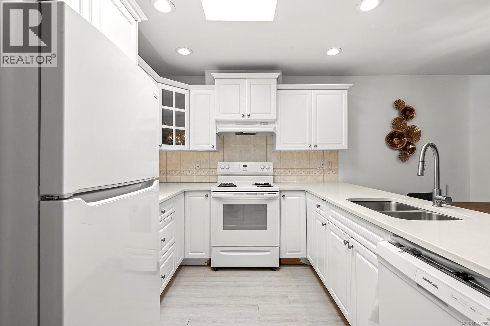 304 1860 Comox Ave, Comox