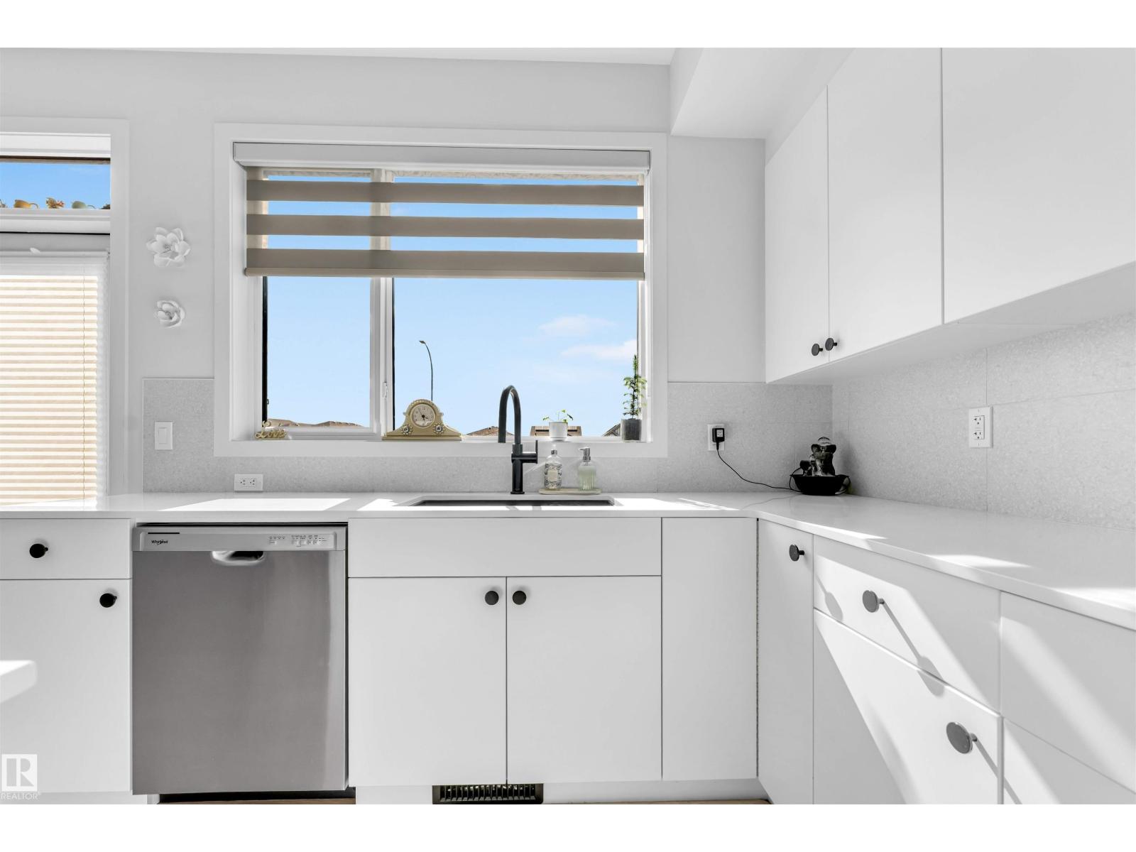 460 33 ST SW — photo 8