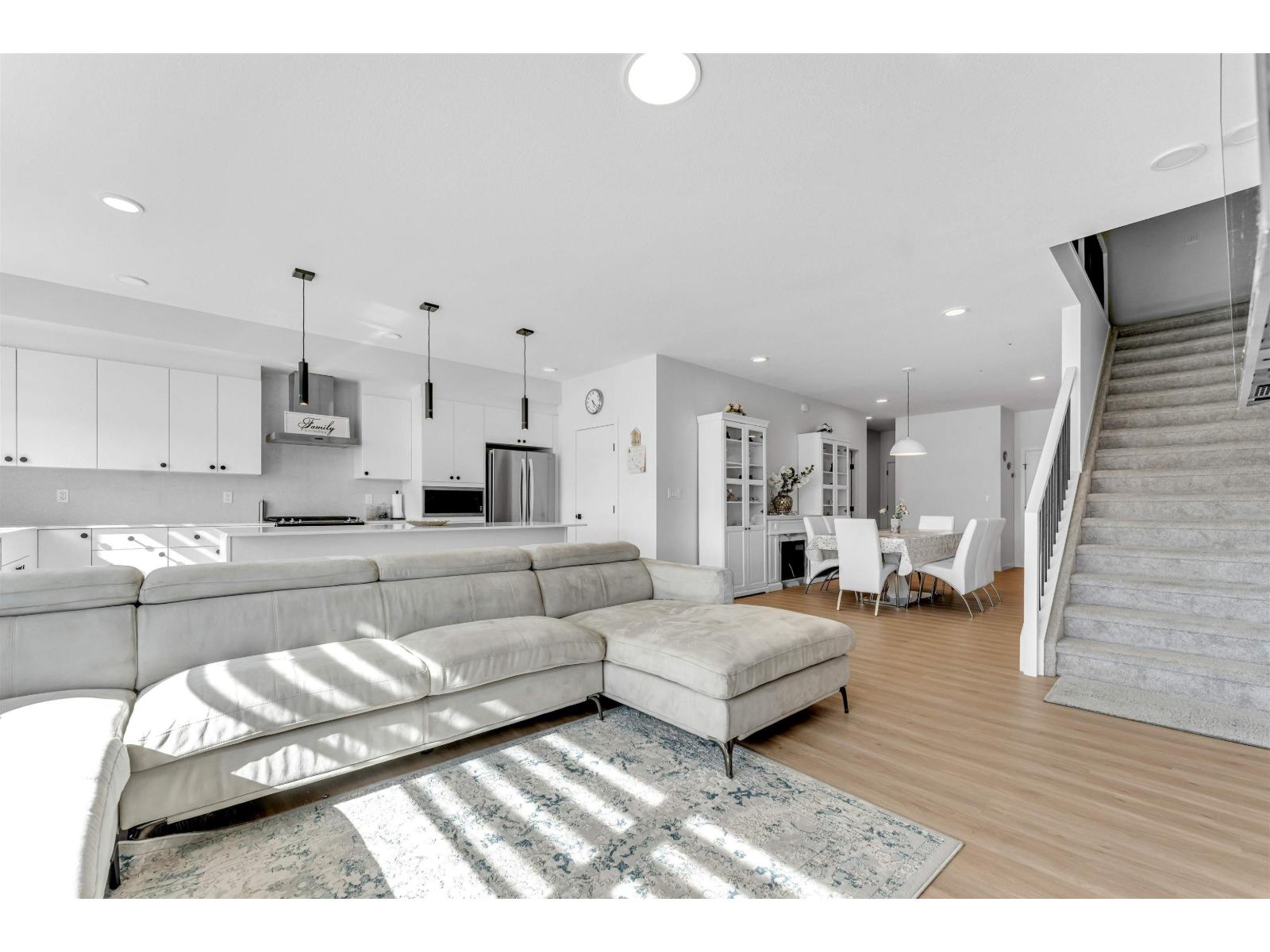 460 33 ST SW — photo 9