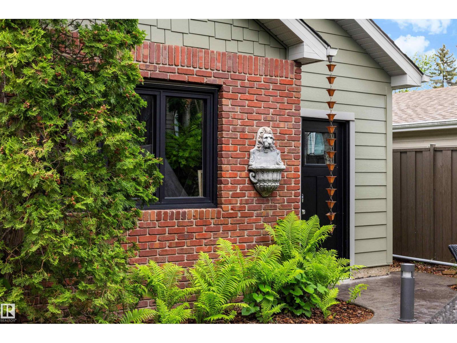 9726 94 ST NW — photo 39