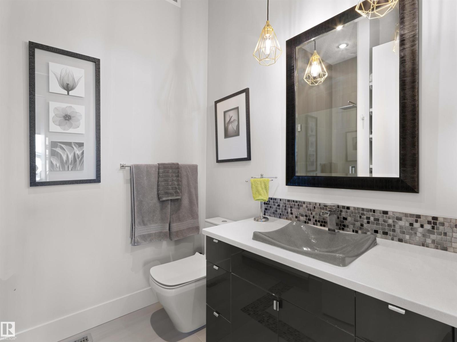 622 HOWATT DR SW — photo 42