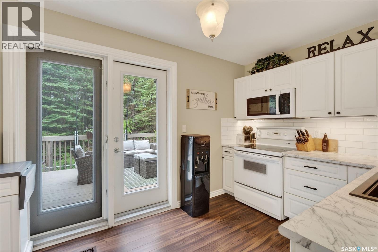 603 Marine DRIVE - 13