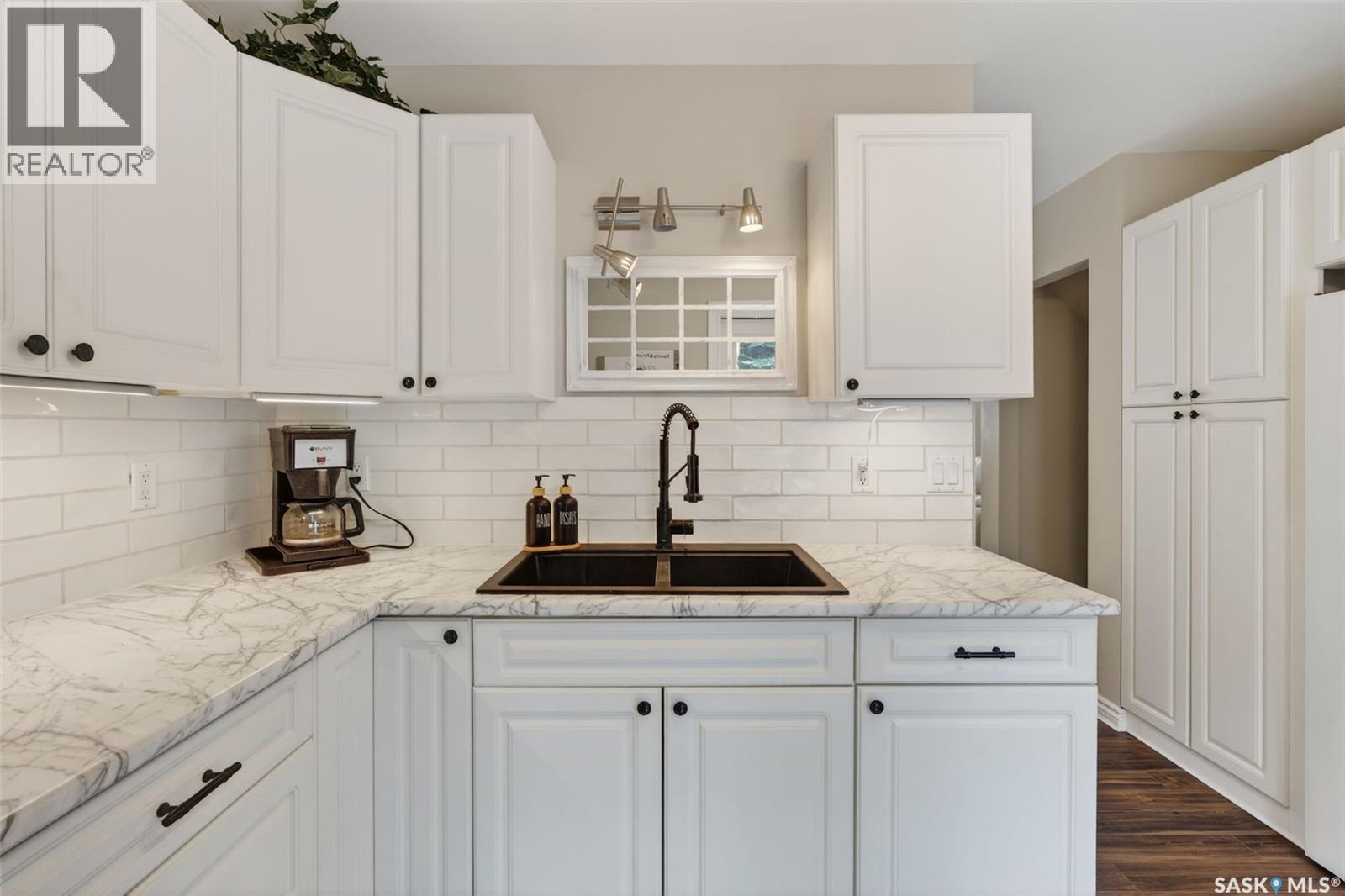603 Marine DRIVE - 16