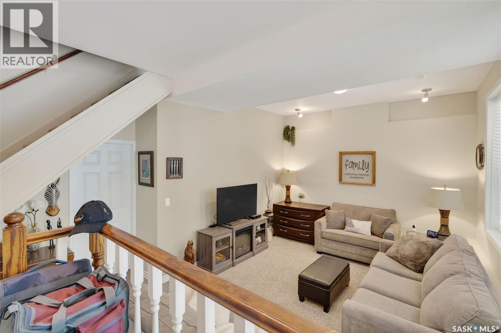 603 Marine DRIVE - 34
