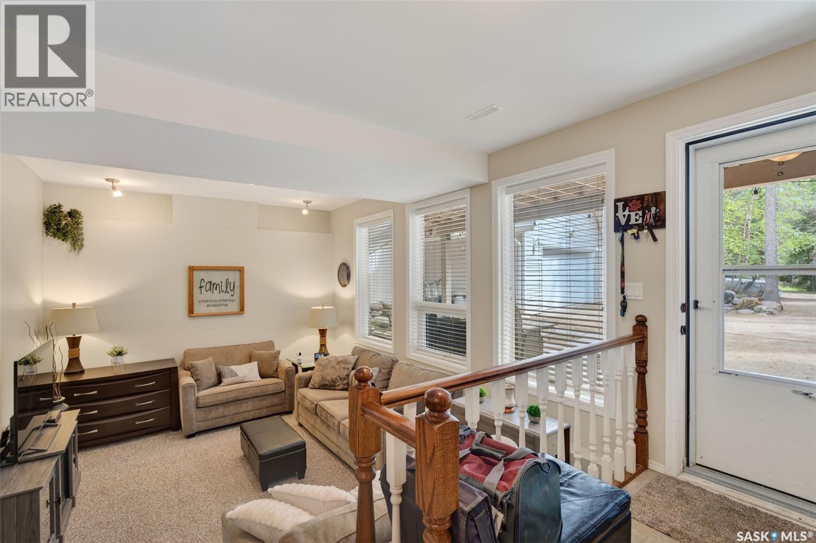603 Marine DRIVE - 35