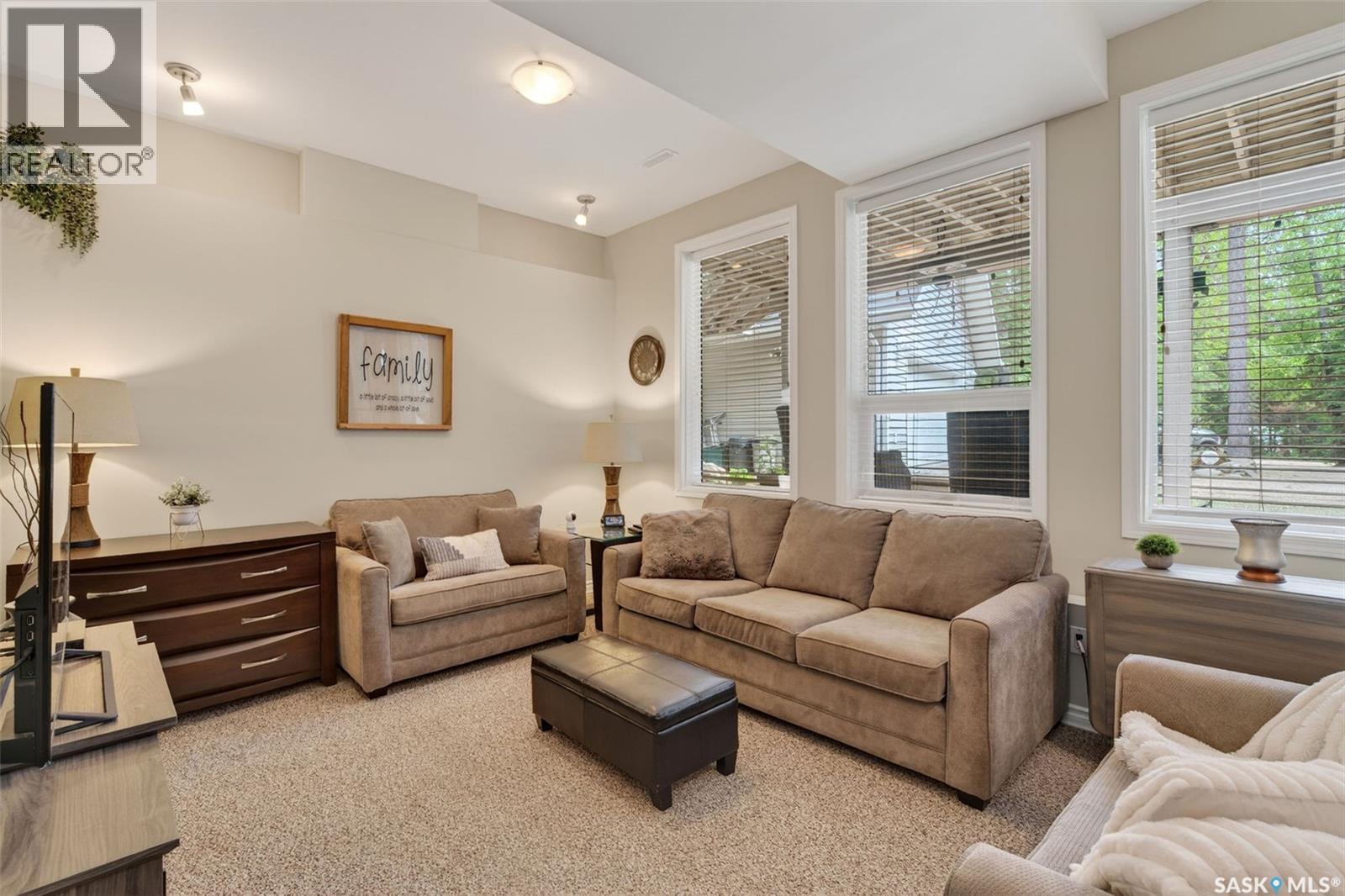 603 Marine DRIVE - 36