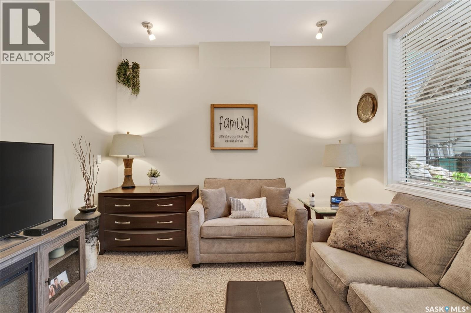 603 Marine DRIVE - 37