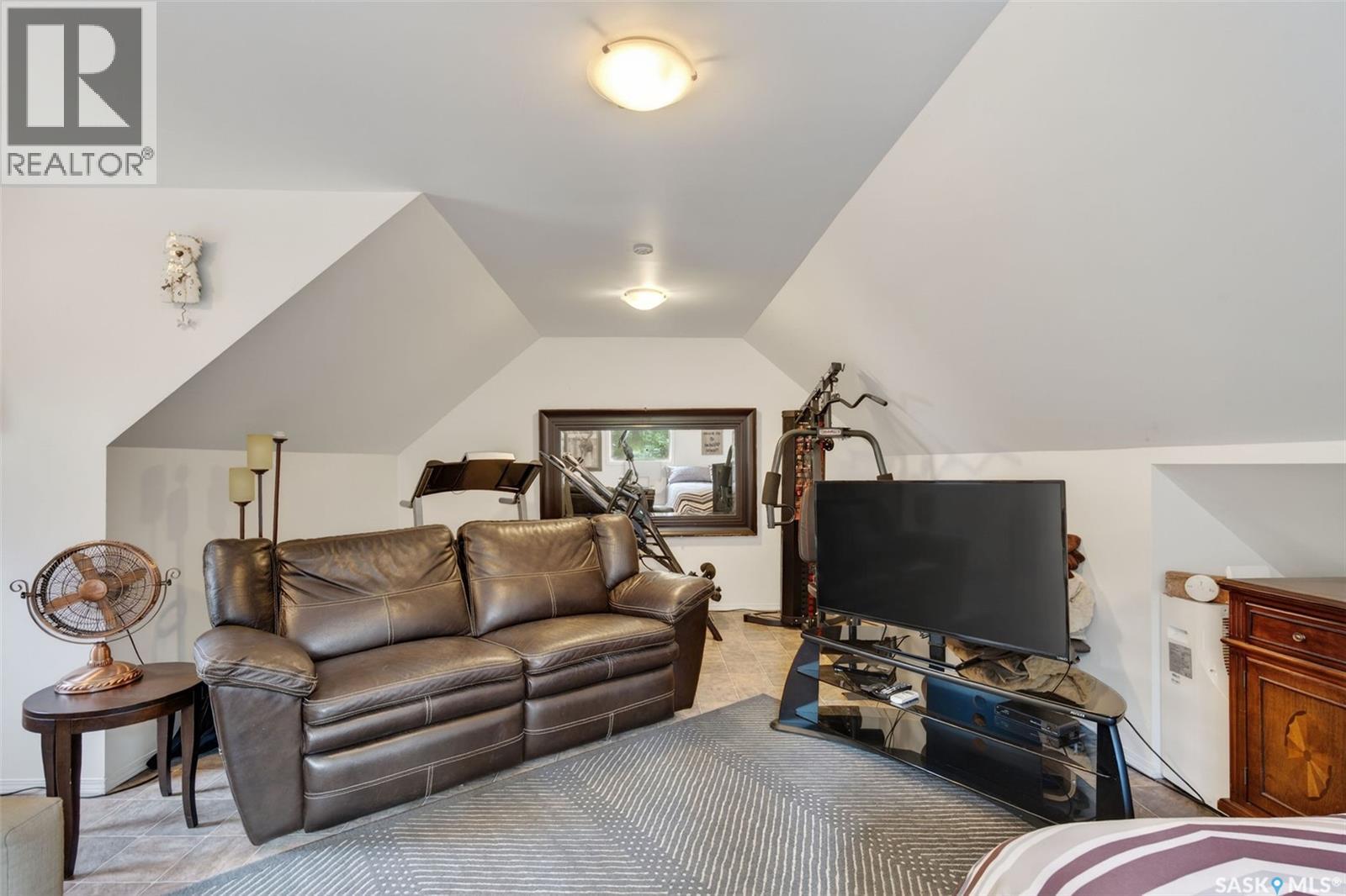 603 Marine DRIVE - 51
